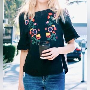 EUC Amaryllis Black Ruffle Sleeve Floral Embroidered Top Sz L